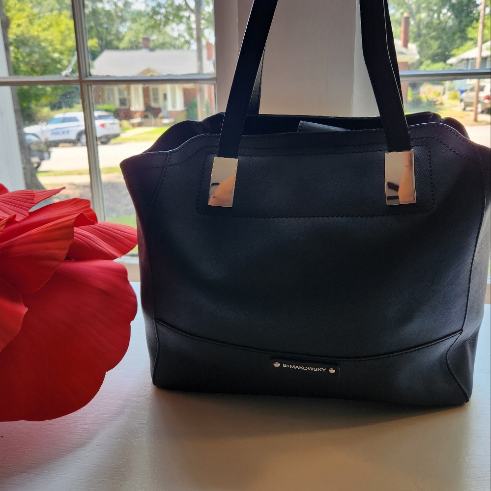 B-MAKOWSKY BLACK Purse APPROXIMATELY 18 IN WIDE 13in H